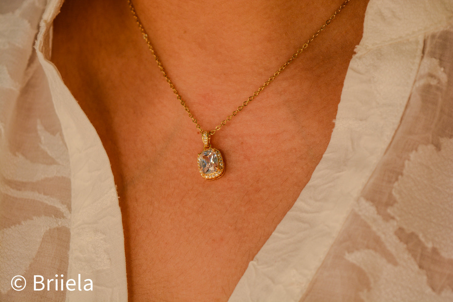 MEERA NECKLACE