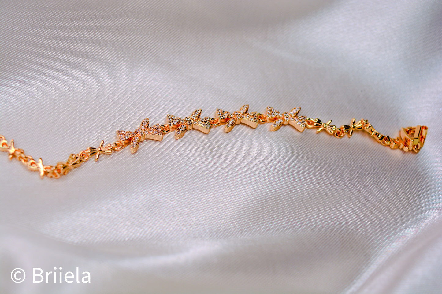 GOLDEN IVY ELEGANCE