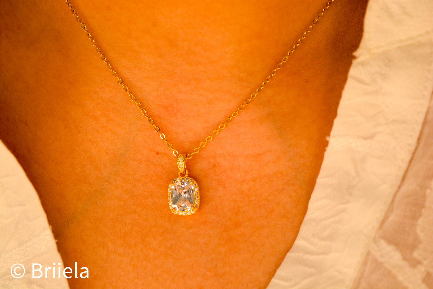 MEERA NECKLACE