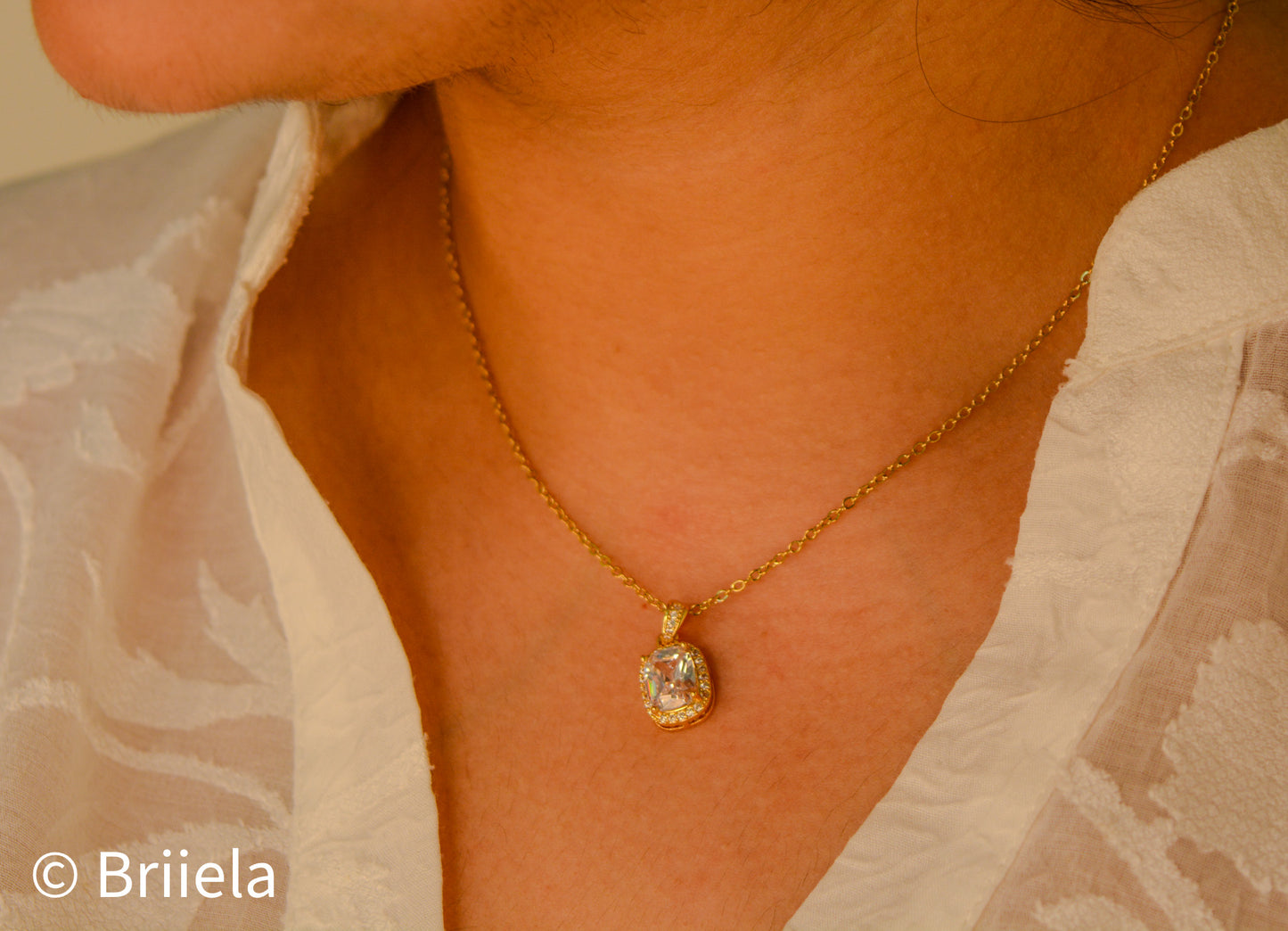 MEERA NECKLACE
