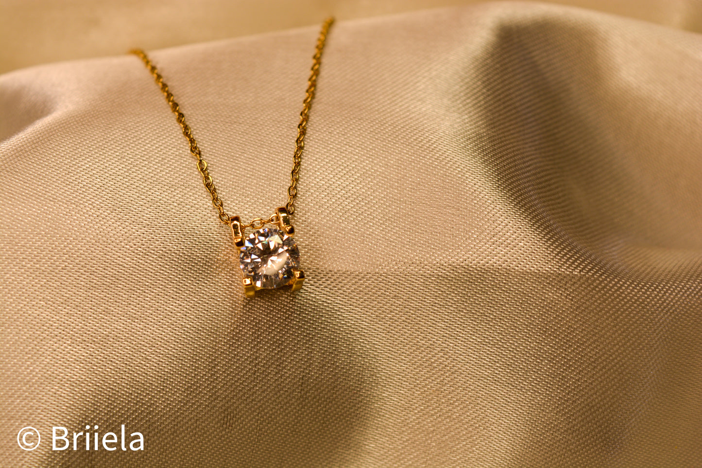 CLASSIC BRIIELA NECKLACE
